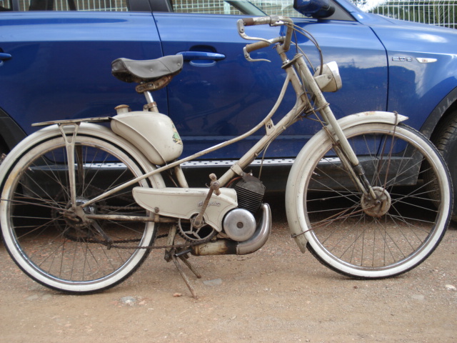 MOBYLETTE 49 CREMA  MANETAS INVERTIDAS