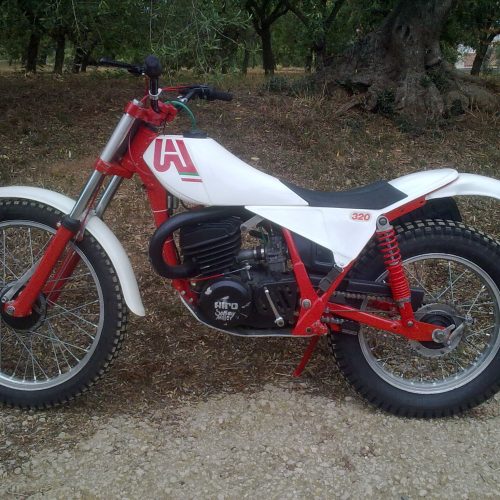 APRILIA 320 TRIAL 82-83