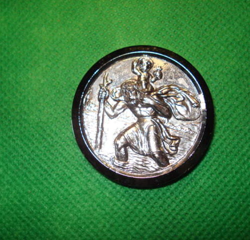 PLACA SAN CRISTOBAL DE 4CM DIAMETRO, COLOR PLATA.