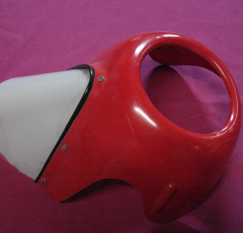 Cúpula porta faro roja con visera, agujero de 12,50 de diámetro