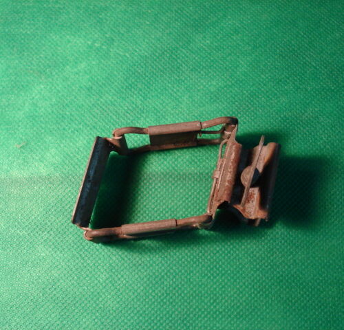 LUZ DE CARBURO, ANCLAJE