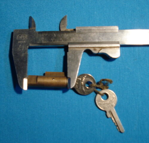 CERRADURA DE DIRECCION DE 4 CM LONGITUD