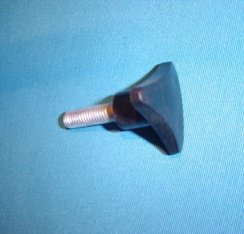 TORNILLO DERBI ASIENTO TT8, C6