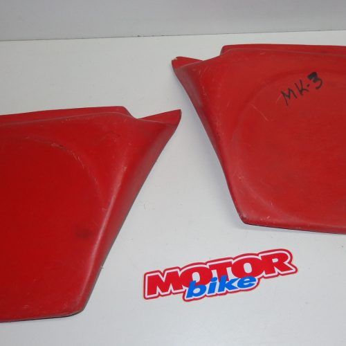 Bultaco pursang mk 3 tapas laterales