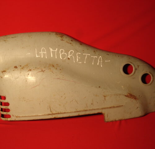TAPA LAMBRETTA 125 LD IZQUIERDA (2 agujeros)