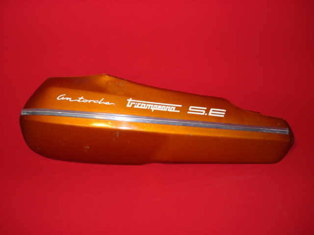 TAPA DERBI TRICAMPEONA S E, IZQUIERDA CUBRE MOTOR